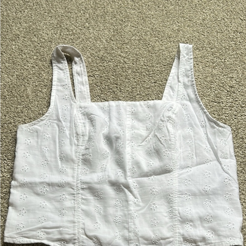 Hollister Cream Sleeveless Boxy Crop Tank Top